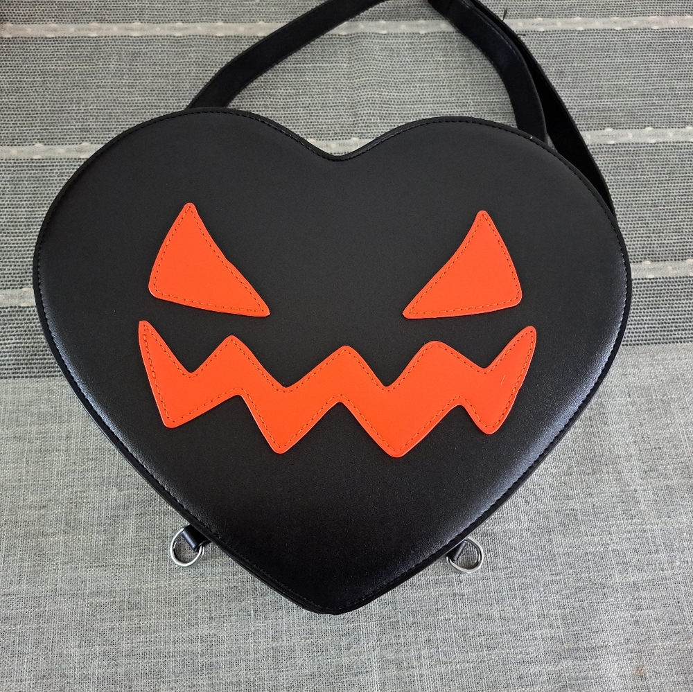 Pumpkin Face heart bag🎃